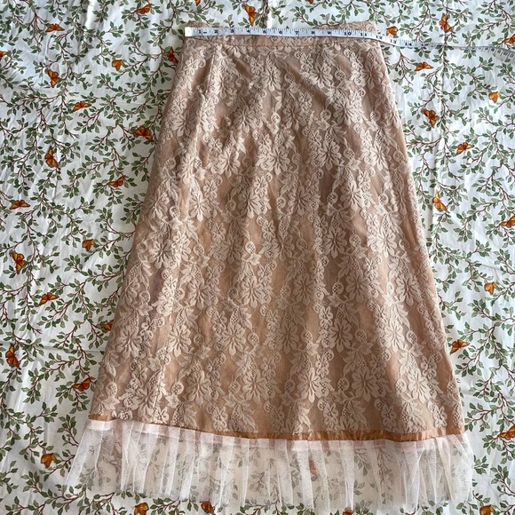 Women’s Lace Pencil Skirt - Picture 2 of 5